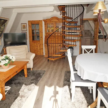 Zeltdachhaus _ Grosse Terrasse _ M Damp